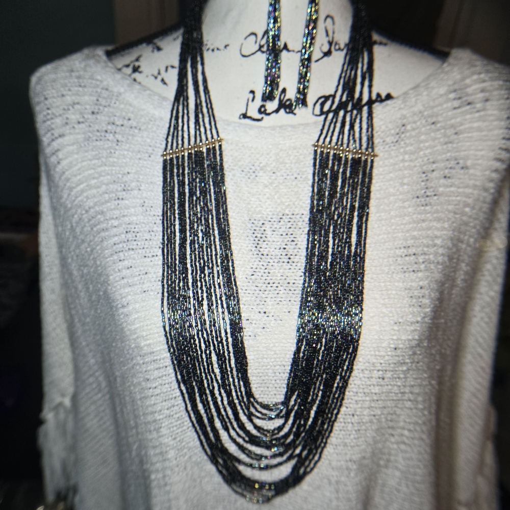 Elegant Multicolor Beaded Necklace - Picture 4 of 6